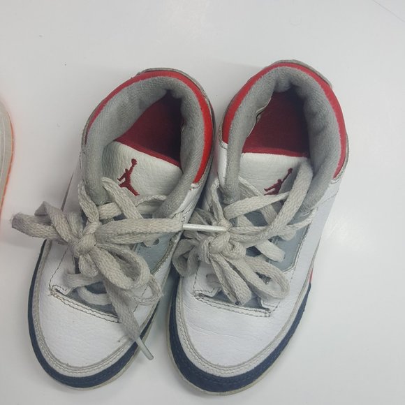 Air Jordan 1 and jordan 3 size 9c - Picture 11 of 13